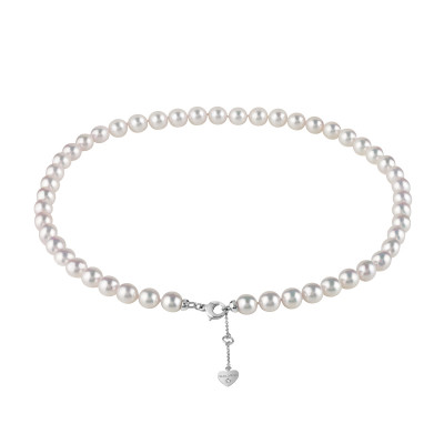 Collana di perle giapponesi bianche con chiusura in oro bianco e diamante