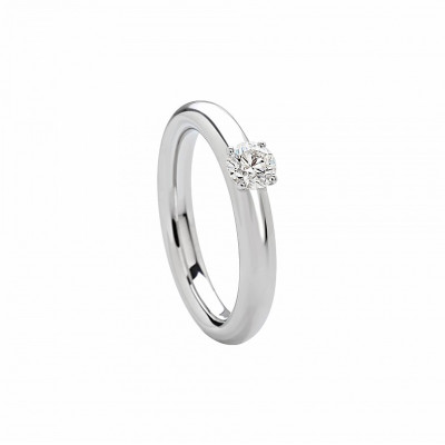 Anello in oro bianco e diamanti