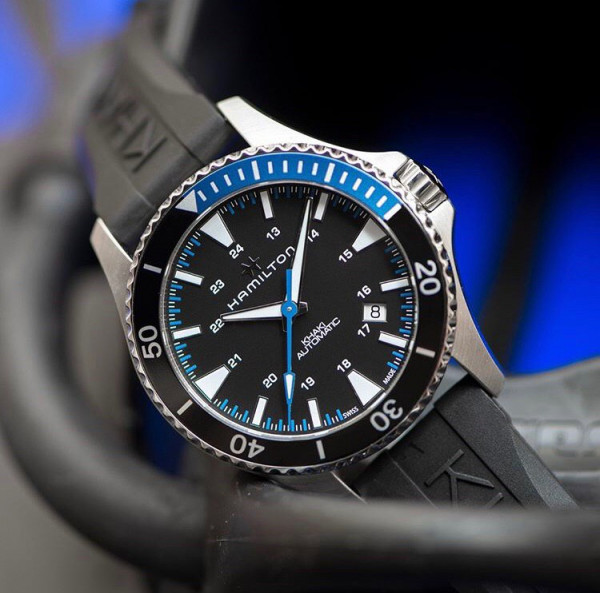 khaki navy scuba gomma